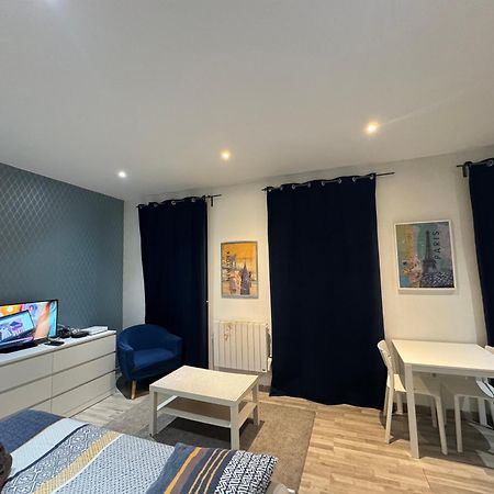 Appartement Proche Centre Ville, Gare Et Autoroute Melun Eksteriør bilde