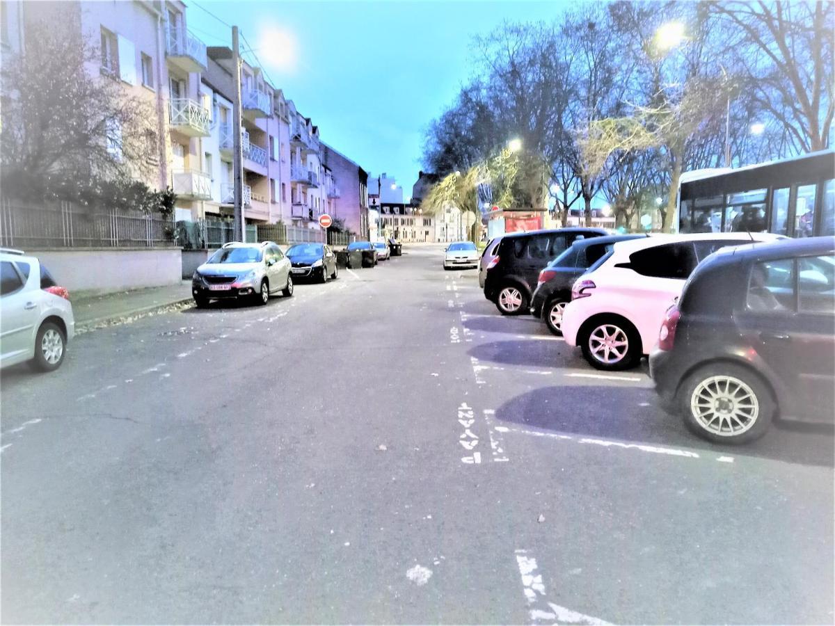 Appartement Proche Centre Ville, Gare Et Autoroute Melun Eksteriør bilde