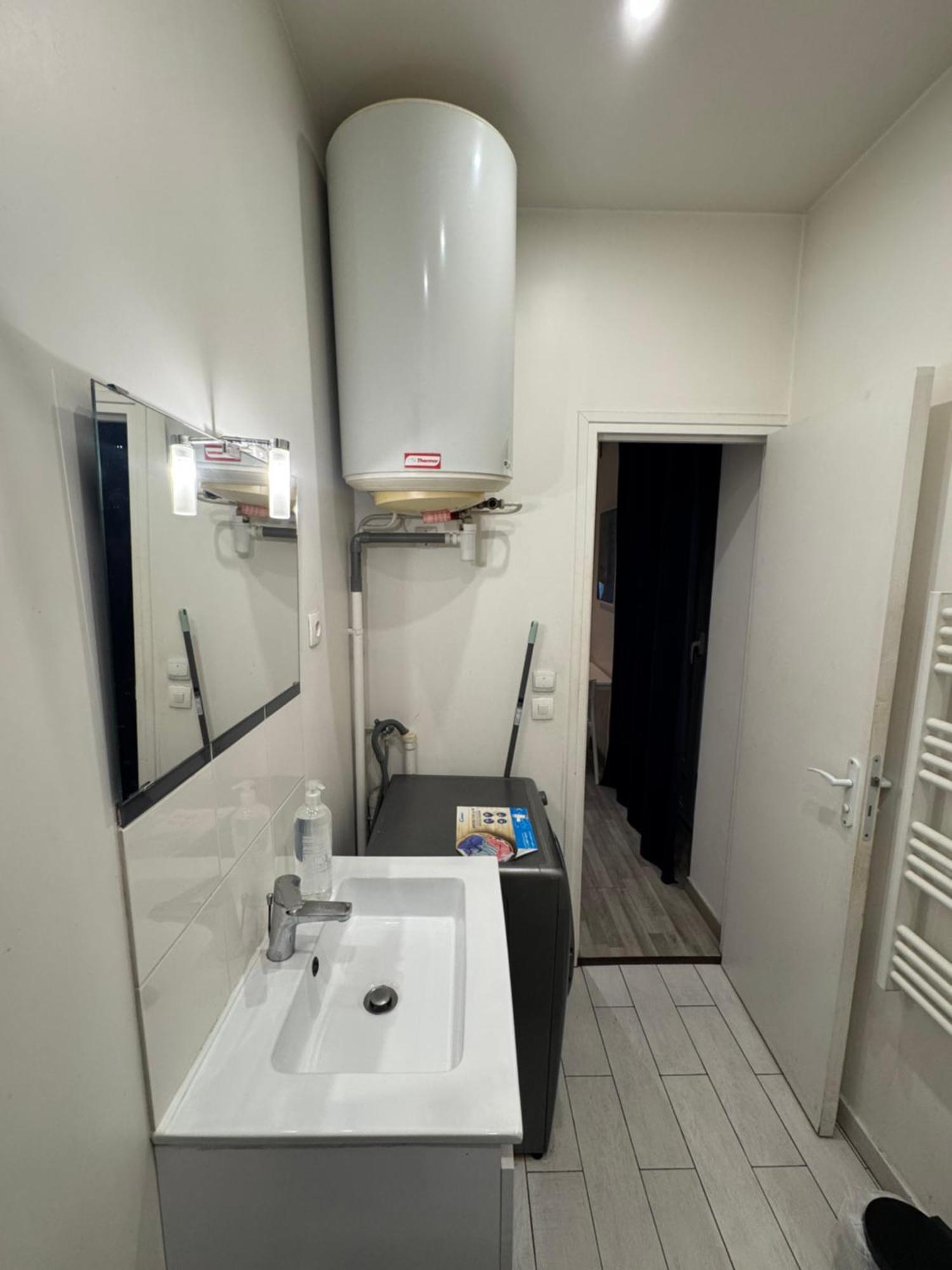 Appartement Proche Centre Ville, Gare Et Autoroute Melun Eksteriør bilde