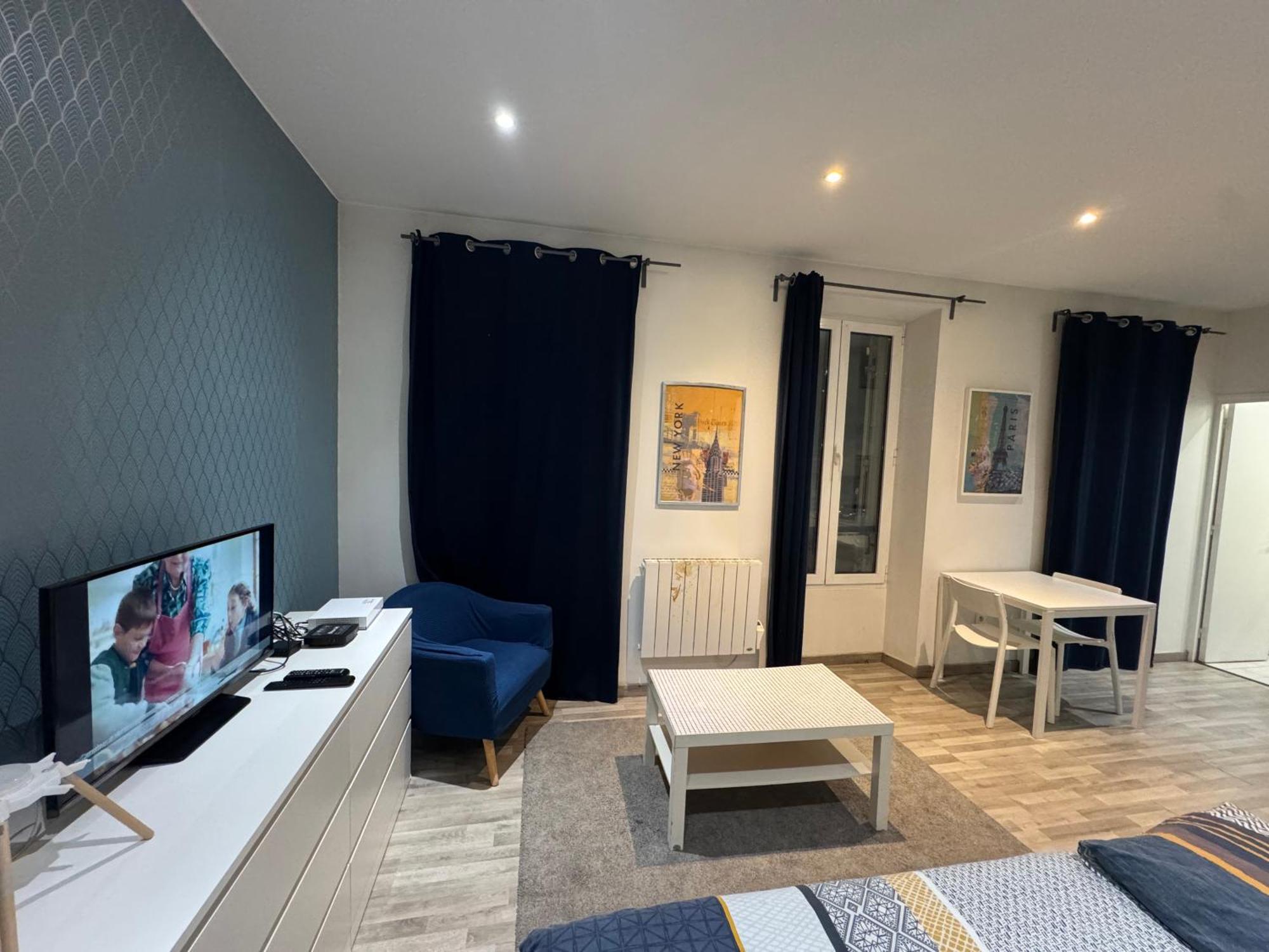 Appartement Proche Centre Ville, Gare Et Autoroute Melun Eksteriør bilde