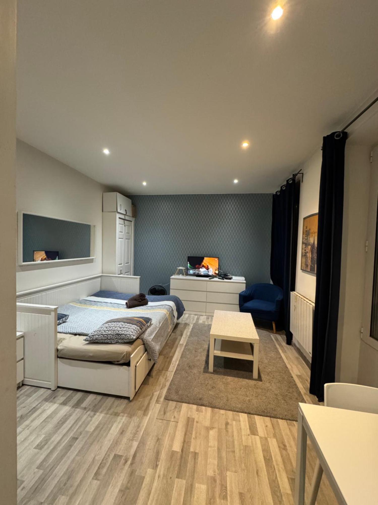 Appartement Proche Centre Ville, Gare Et Autoroute Melun Eksteriør bilde